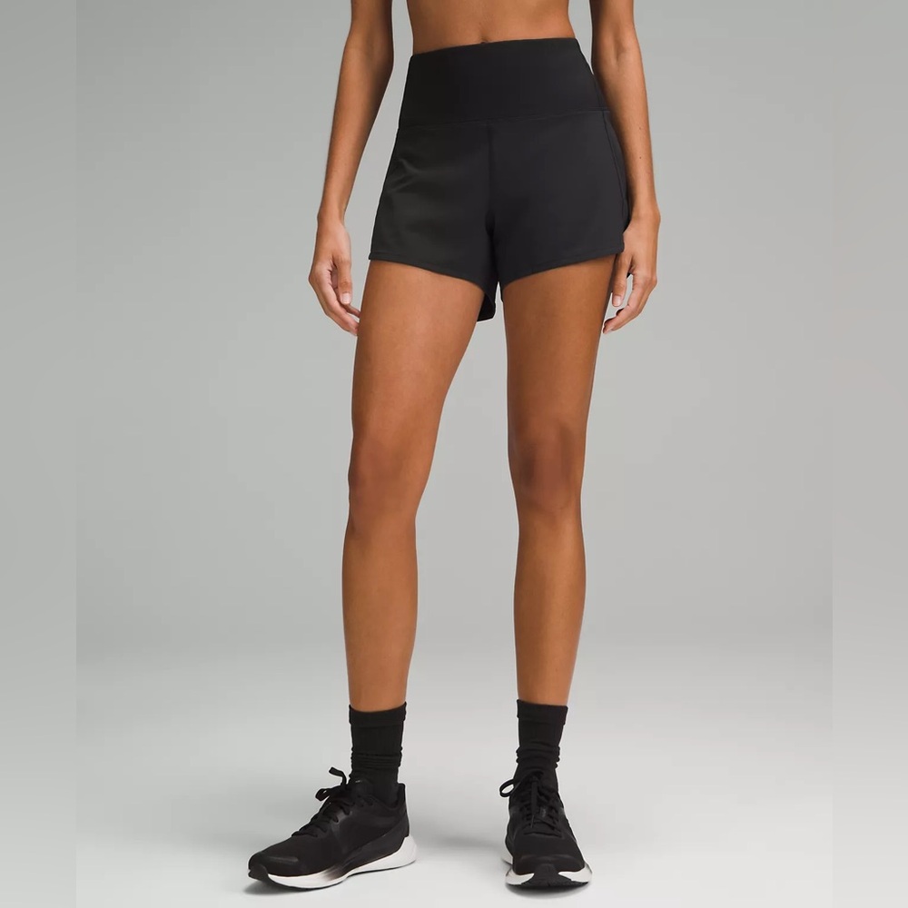 Lululemon Speed Up High Rise Short in Black Size 8